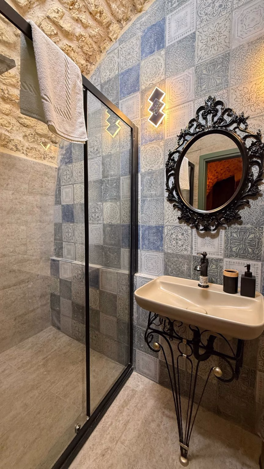 WhatsApp Image 2025-03-29 at 21.49.03 (3)