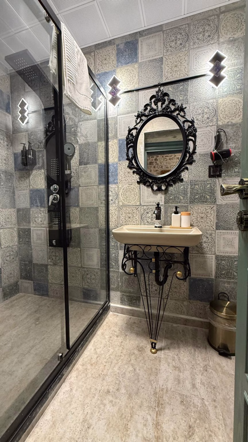 WhatsApp Image 2025-03-29 at 21.51.13 (1)