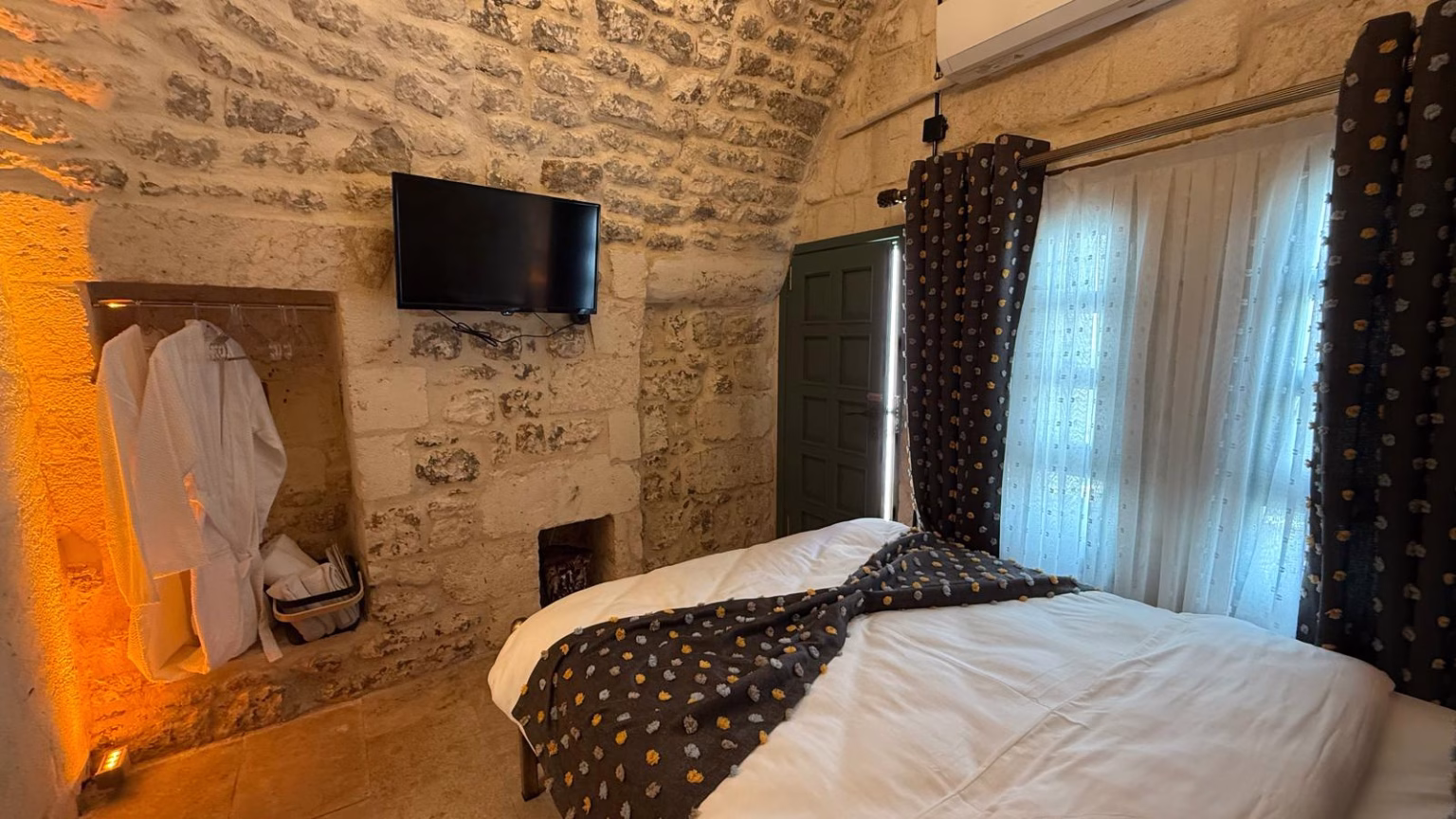 WhatsApp Image 2025-03-29 at 21.51.16 (4)